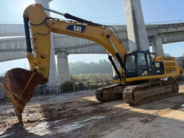 Extra-large excavator